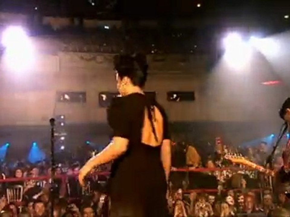 The Big Pink & Lily Allen live 2010