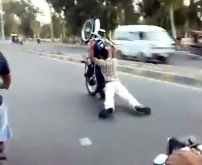 Motards fous au pakistan