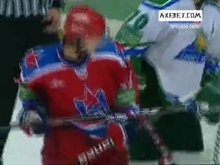 красивая российская танцовщица на хоккее цска-ска.