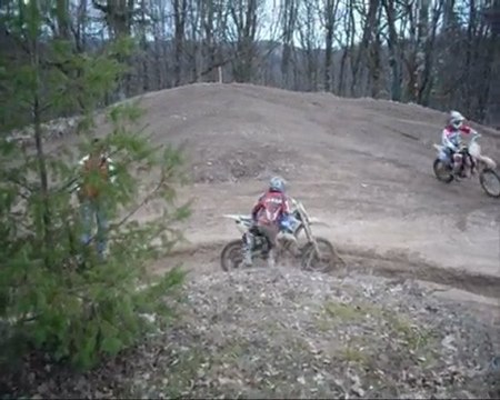 les aventures de Toy sur ses motos