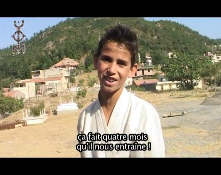karaté au village d'aït aicha en kabylie ( algérie )