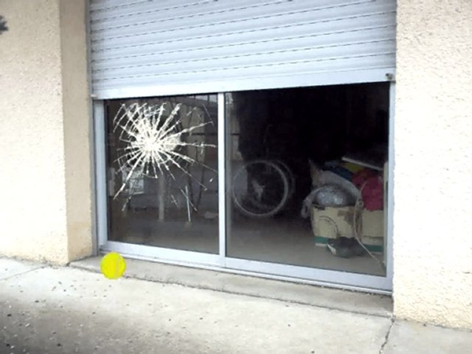 effet special trucage de vitre brisée