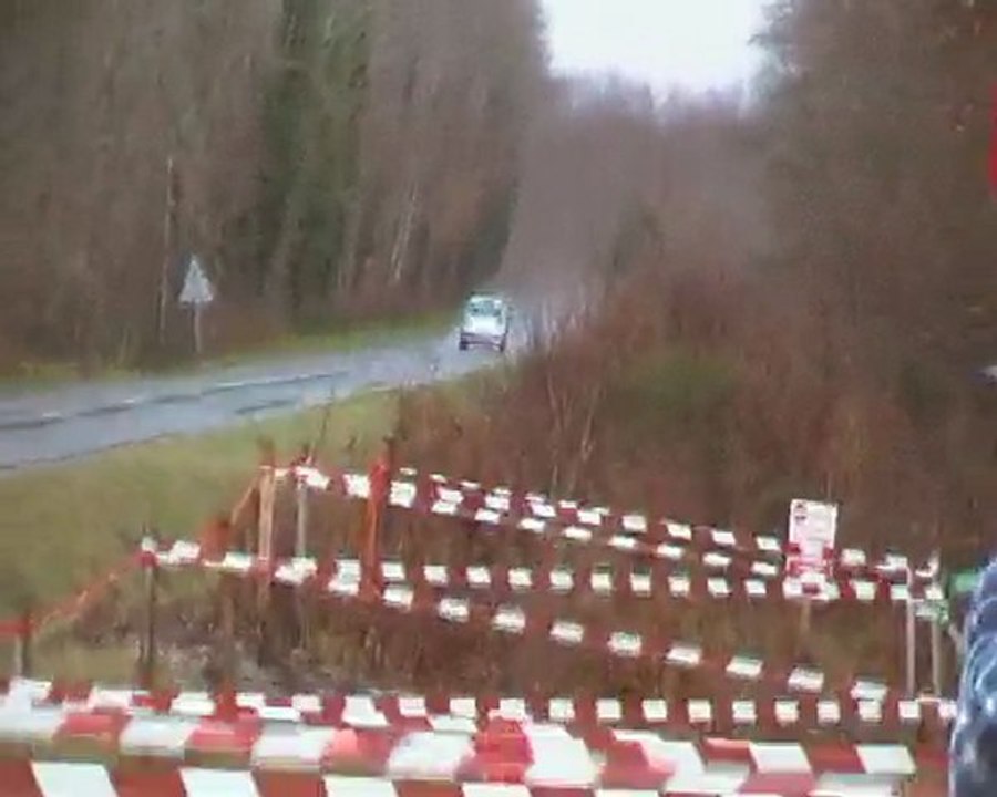 Rallye de la Fougère 2010 es3 Guerin-Gantois en 106 F2000-13