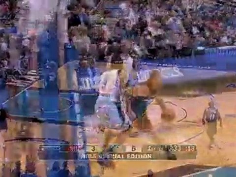 Dwight Howard rejects Michael Beasley's shot into the stands
