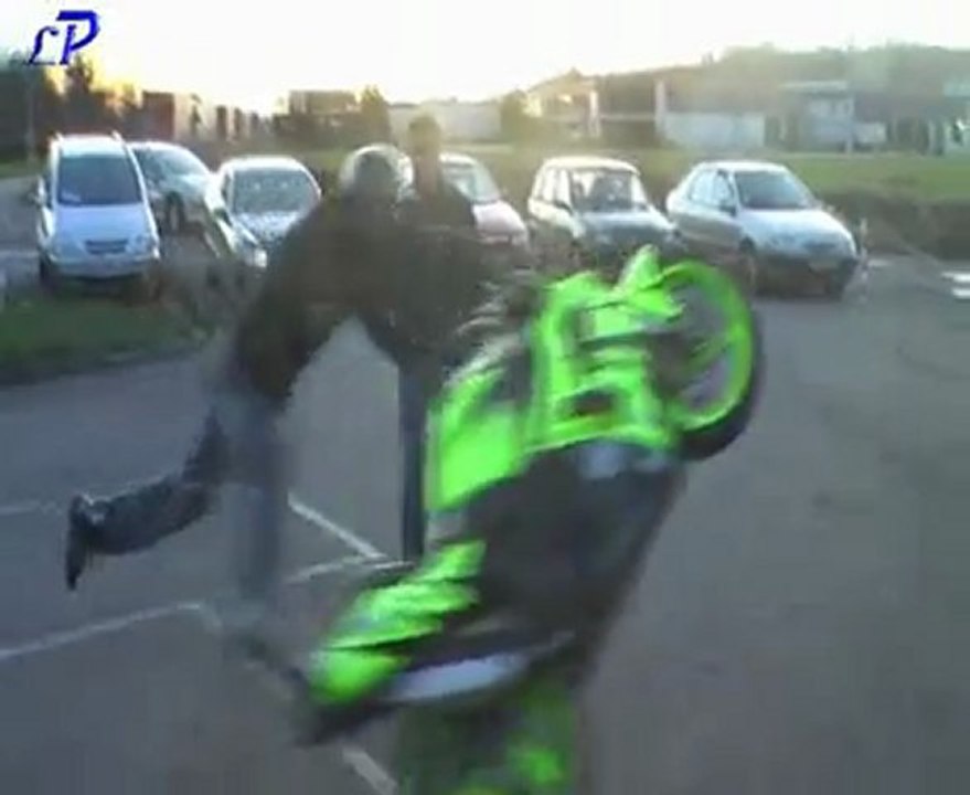 drif stunt titane team delire crash show moto auto acrobatie