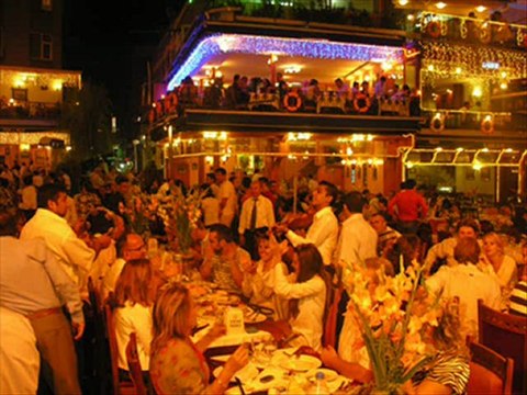 Yeni Rakı Dillerde Eski Bir Şarkı Kadehlerde Yeni Rakı