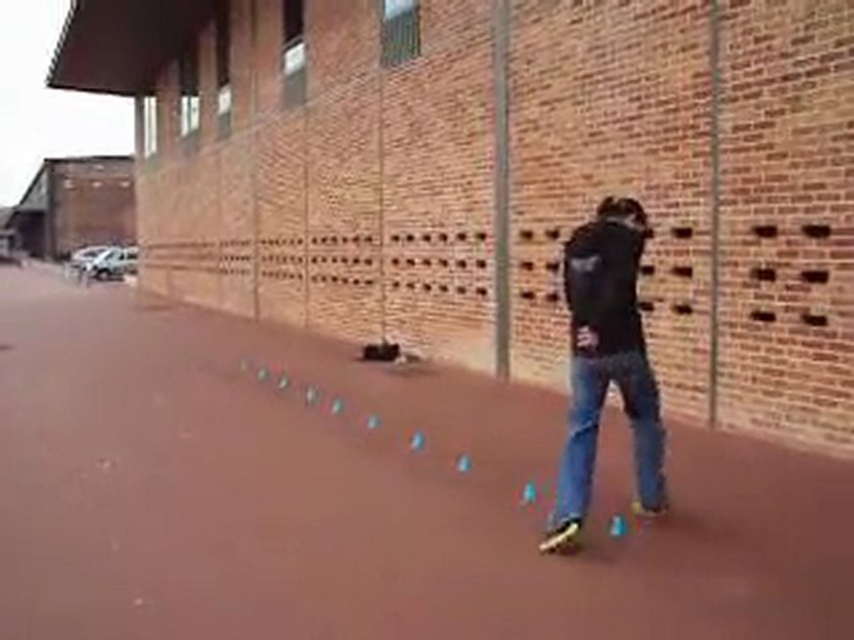 video  sur les quais de Rouen  gars qui faire du roller