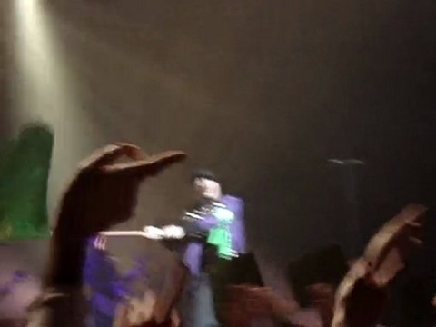 2010 02 Obispo Amiens Le drapeau