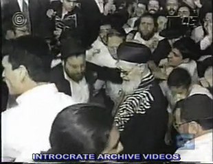 Judaïsme extrême, Les hommes en noirs - 3 de 3