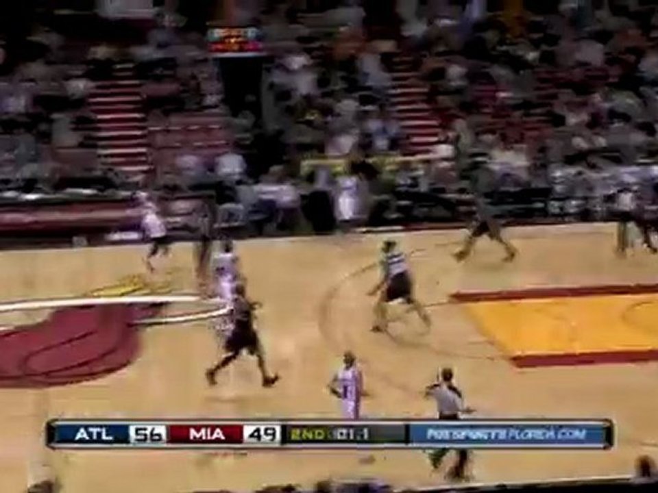 Dwyane Wade knocks down an amazing 3-pointer to beat the hal