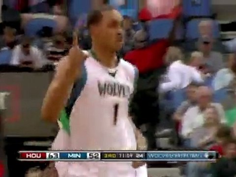 Darko Milicic hits Ryan Hollins underneath with a pretty tou