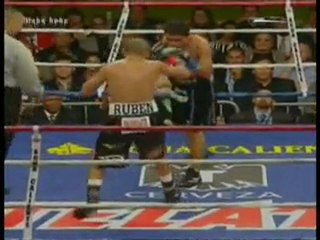 Vic Darchinyan vs. Rodrigo Guerrero Round 2-3.