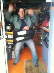 Gerald Danse avec 2 pneus