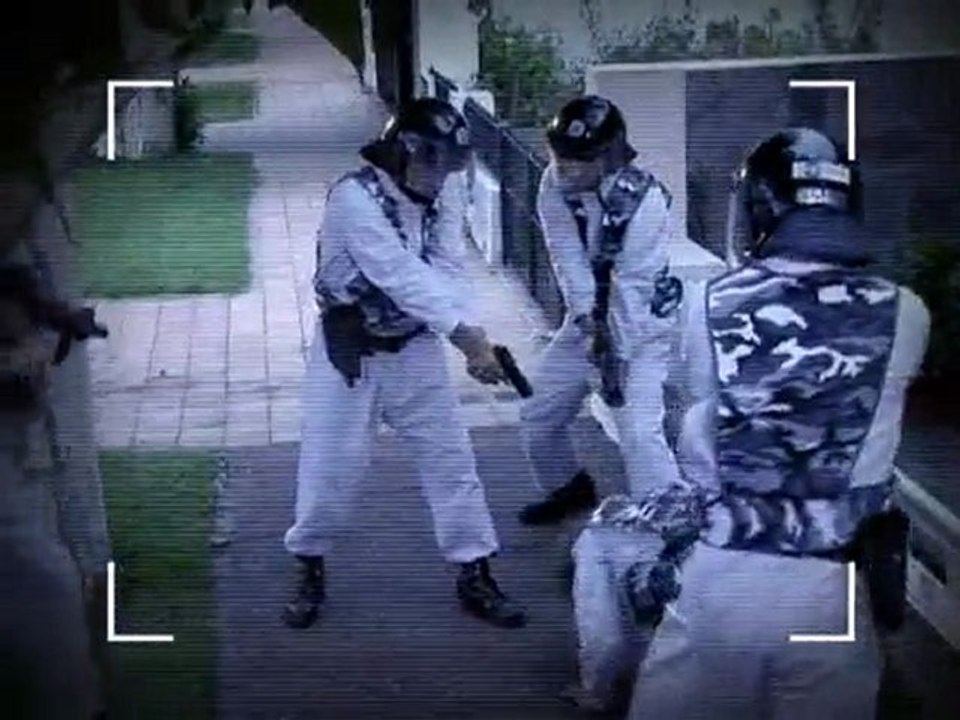 (4) Cámara Seguridad Urbana (English subtitles)