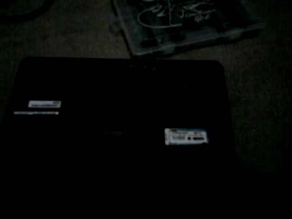 Dissembling a laptop hard disk drive Hitachi 80GB part 1