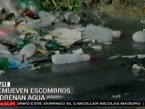 Remoción de escombros en Haití