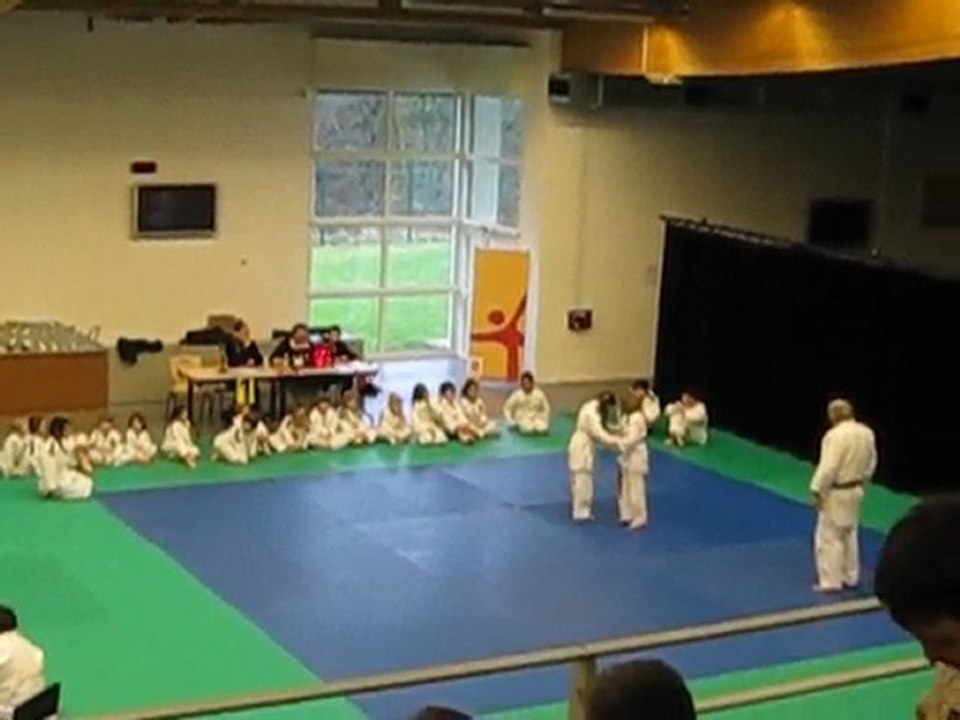 competition  debout du 28.02.10 .1ere parti  1er combat lea