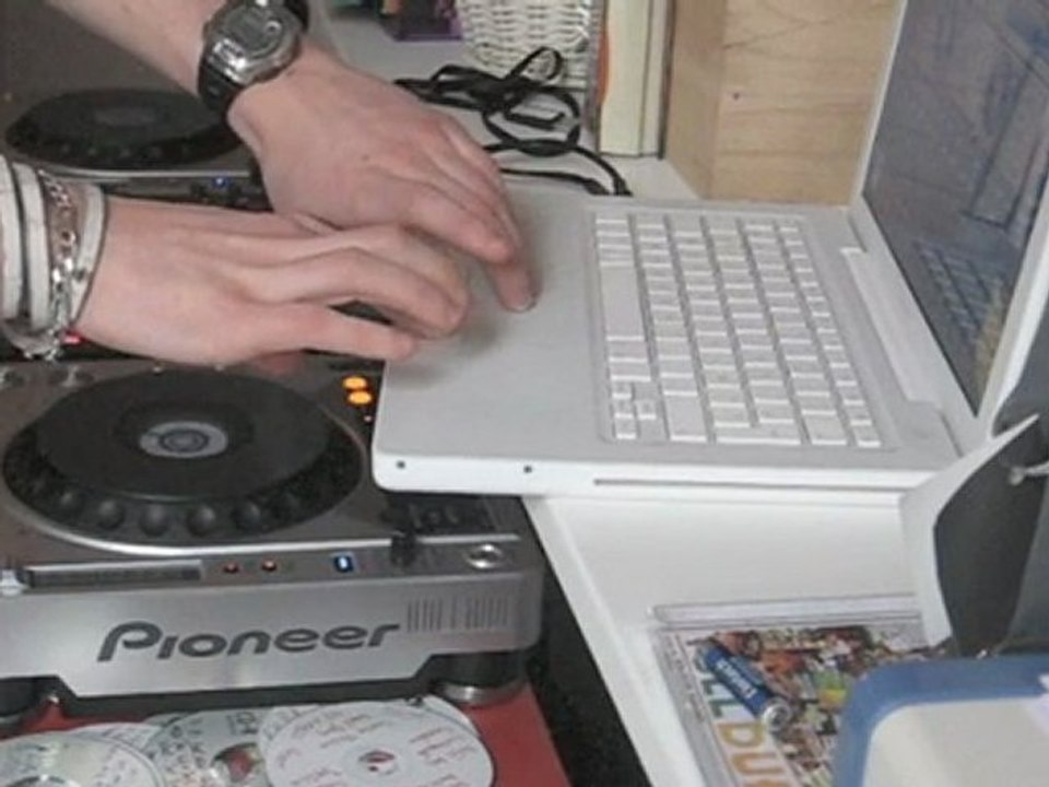 MAAAAD 2010 DANCEHALL MIX par DJ KABZZ !!!