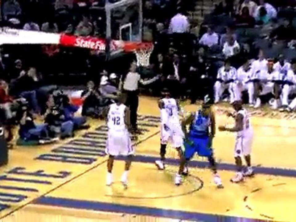 Dirk Nowitzki scores 27 points and grabs 13 rebounds to knoc