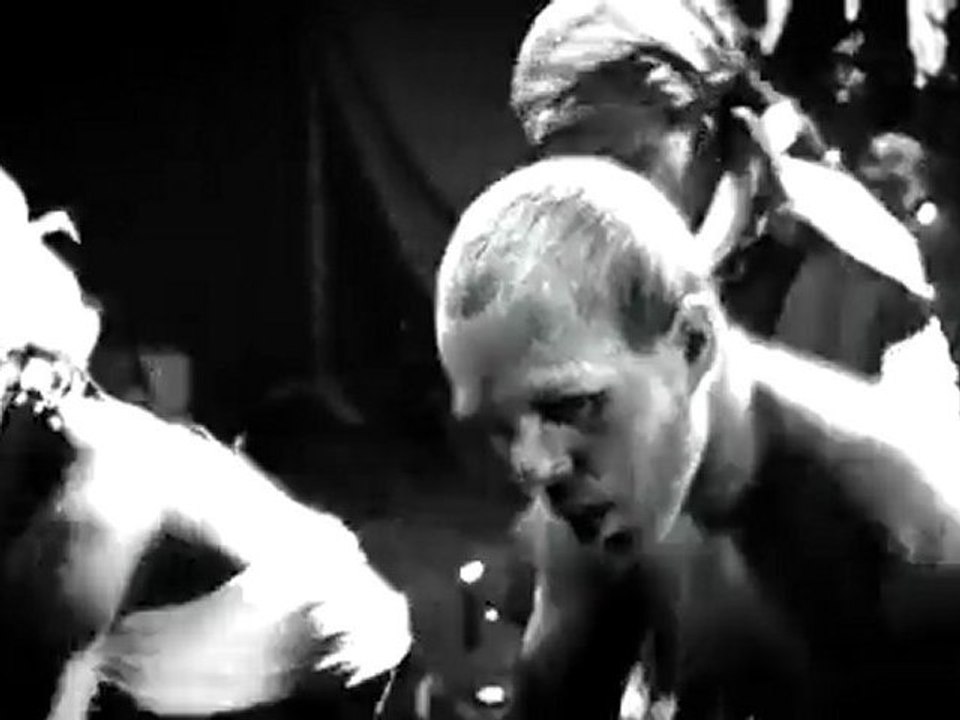 [CLIP] Casey-Créature ratée