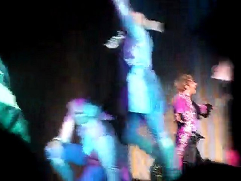 Mikele is a fuckin' dancer