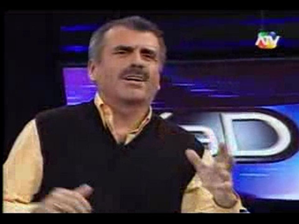 NICOLÁS LÚCAR ENTREVISTA A CÉSAR HILDEBRANDT EN CANAL 9 2/3