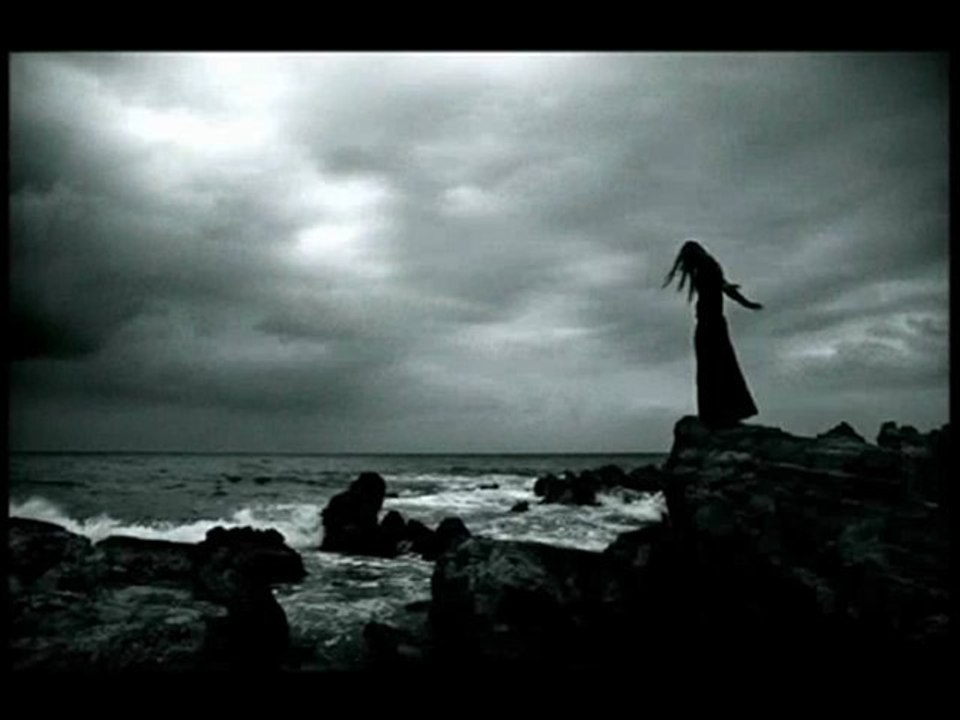 Ağlamak için gözden yaş mı akmalı - Video Dinle VICTOR HUGO