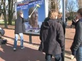 Rgionales 2010 : Le FN colle ses affiches (Nord)