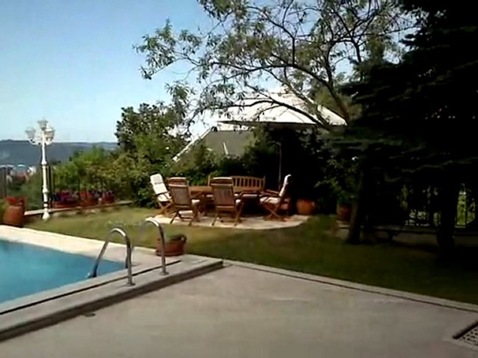 Tarabya villa bahceden boğaz manzarası