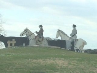 Julien Deveze en campagne à Nîmes pour le Nouveau Centre -
