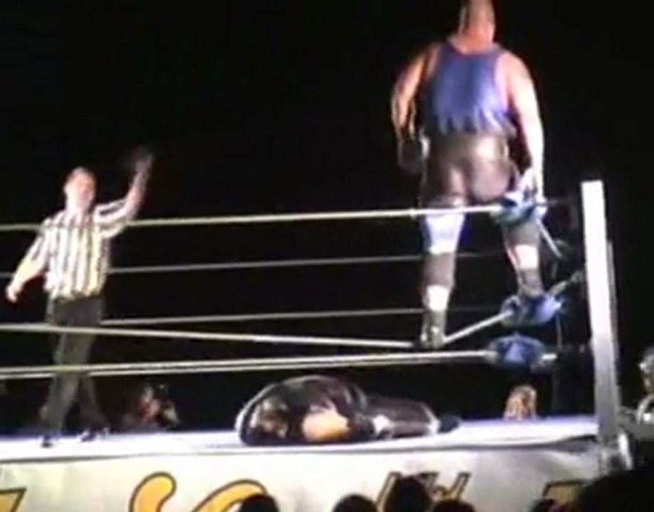 Cannonball Grizzly (USA) vs Headshrinker Alofa (USA)