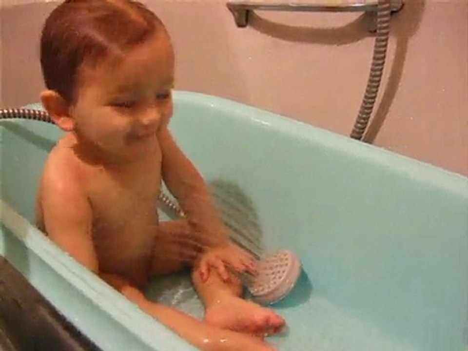 Lucien se douche