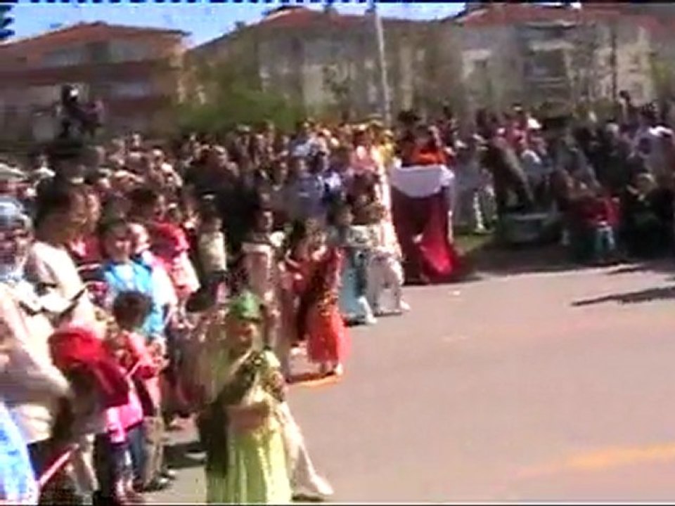 Anasınıfı 23 nisan gösterisi hint dansı