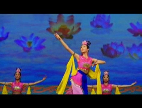 Family Celebrates at Shen Yun in Rochester, NY