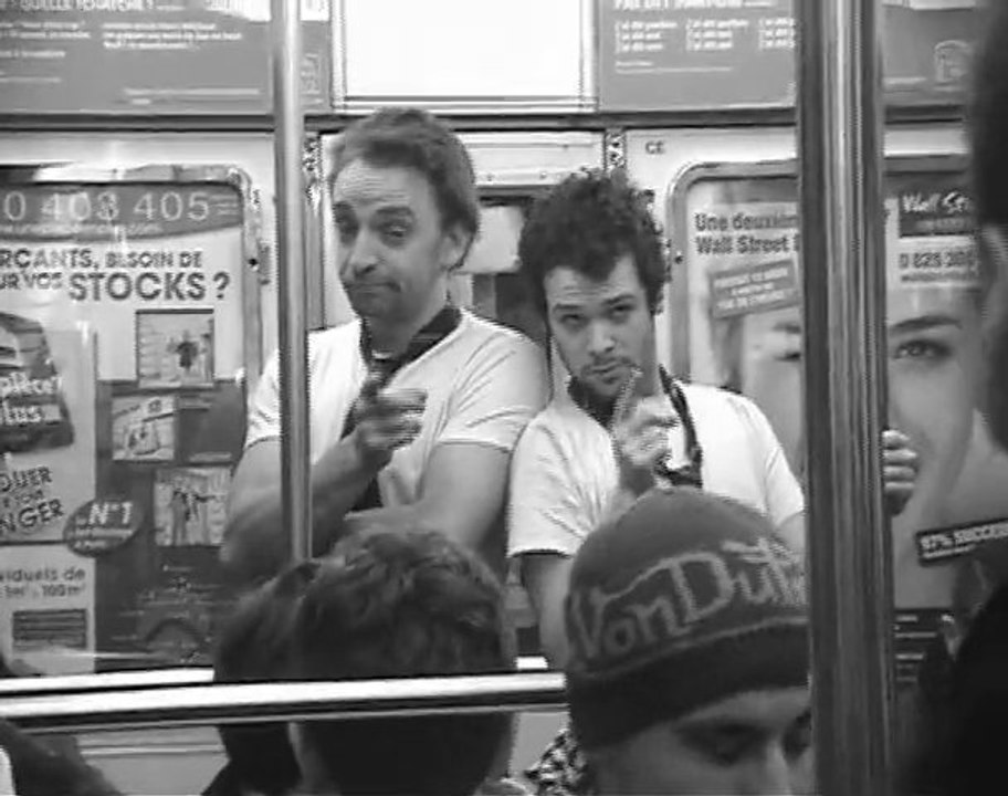 strip tease dans le métro