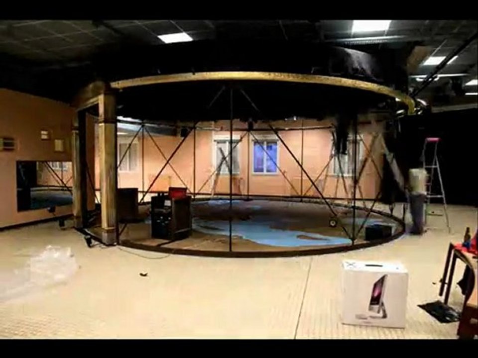 Montage du chapiteau spectacle "L'Iliade"