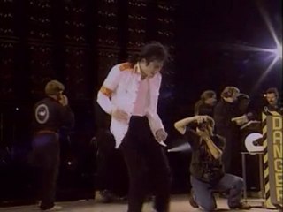 MICHAEL JACKSON Incroyable Spin (au moins 6 tours...)