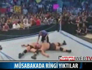 Amerikan Güreşi Ring Yıkıldı