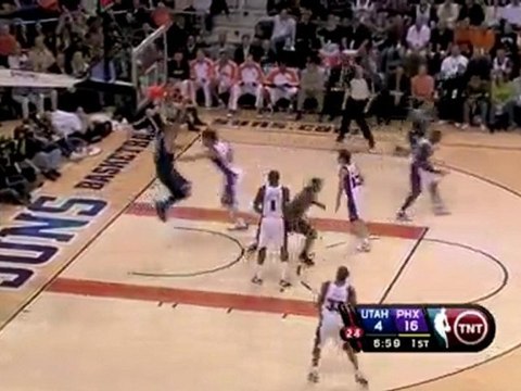 Deron Williams fakes the lay up and throws a no-look pass to