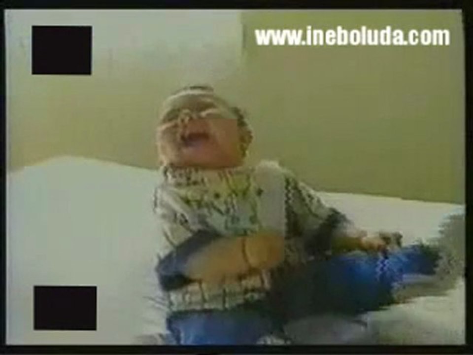 Bebek Gülmekten Bitap Düştü!!!