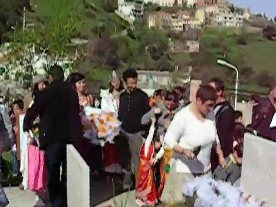 Recueillent sur la tombe de Dda Lmulud 2/4