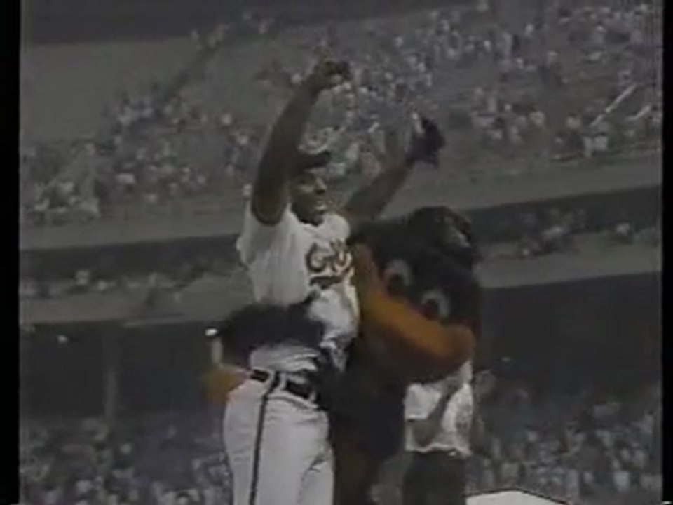 Orioles rally to snap Twins 15-game winning streak (6/17/91)
