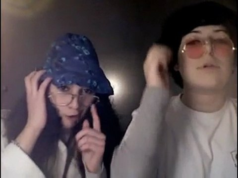 BlondasseTeam - Parodie Barbie Girl de Choum