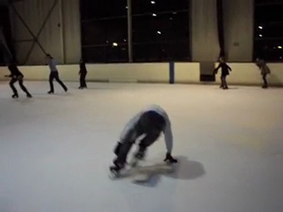 la patinoire  jolie sa tourne
