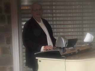 ADRIEN MORAN JOUE POUR "LES AIRS DU TEMPS" (2)