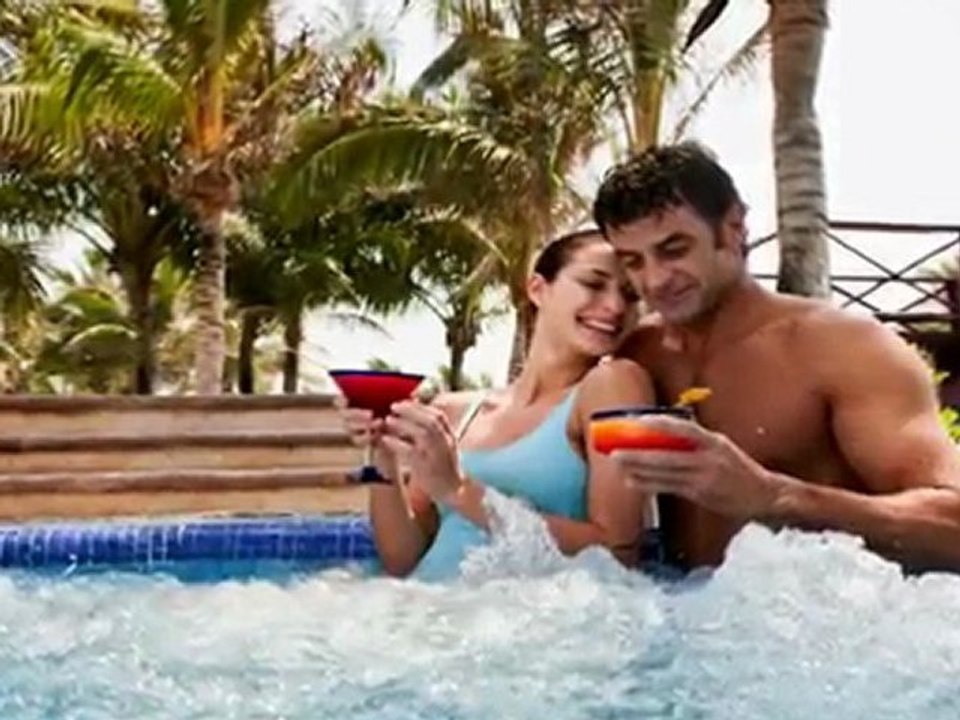 Dining at the Barcelo Maya Beach Resort