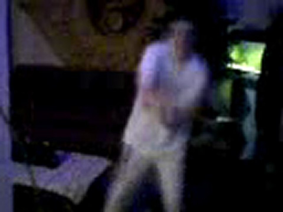 mon frere danse sur Lorie