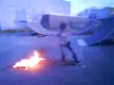 heelflip au dessu des flammes