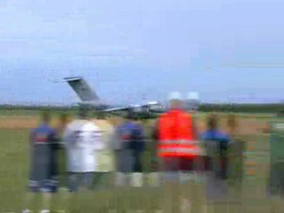 Vol de C-17 gros modèle réduit