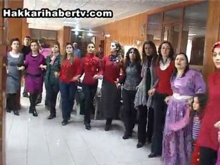 KADINLAR HALAY ÇEKİP DOYASIYA EĞLENDİ